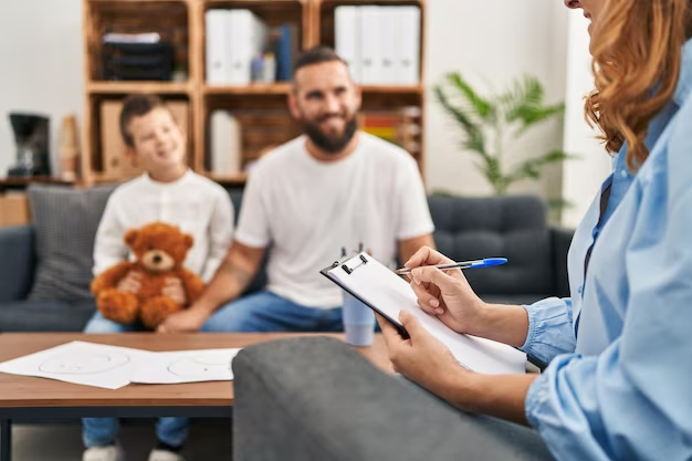 family having psychology session psychology center 839833 1860 Punto e Virgola